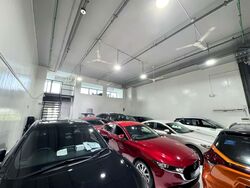 Carros Centre (D25), Factory #544617931